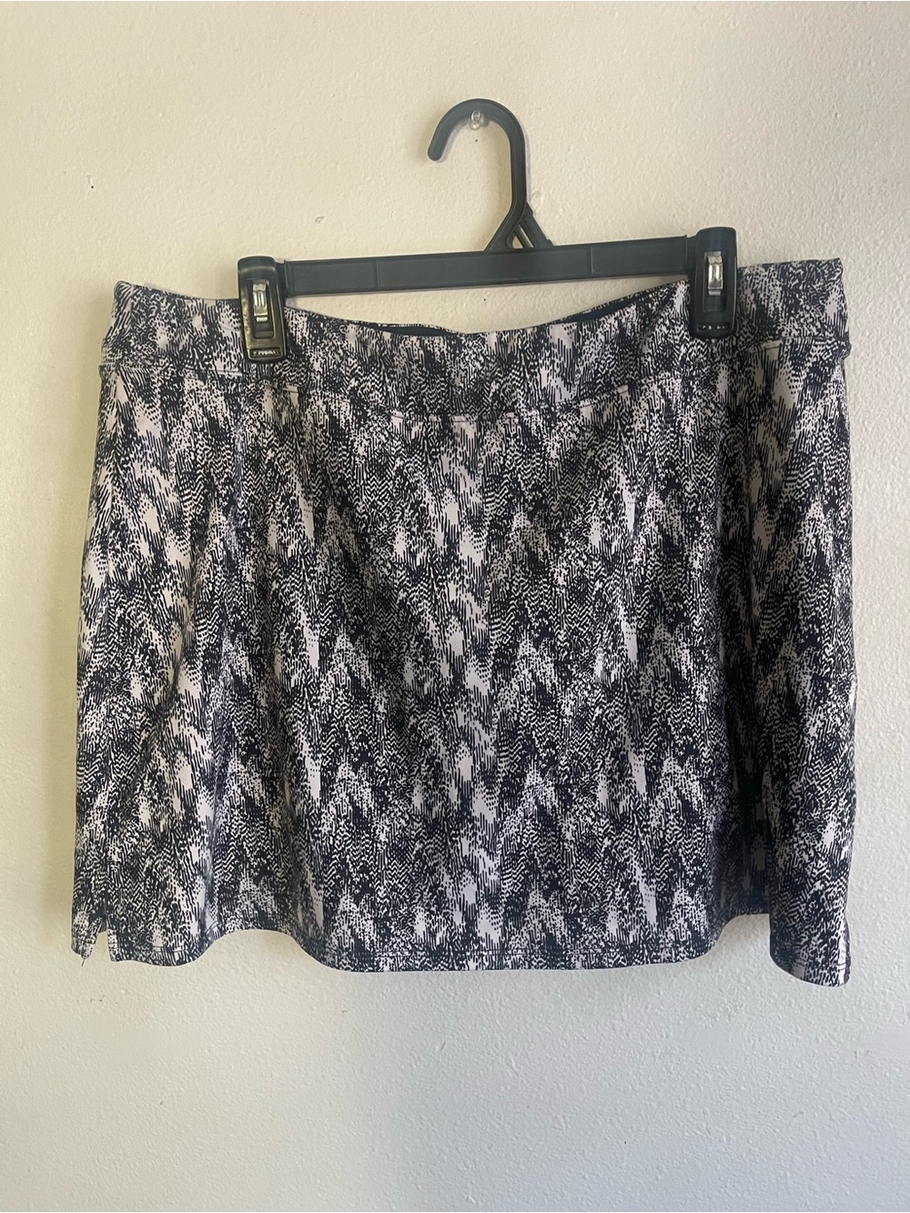 Tranquility by Colorado Clothing Black & White Printed Skater Skirt